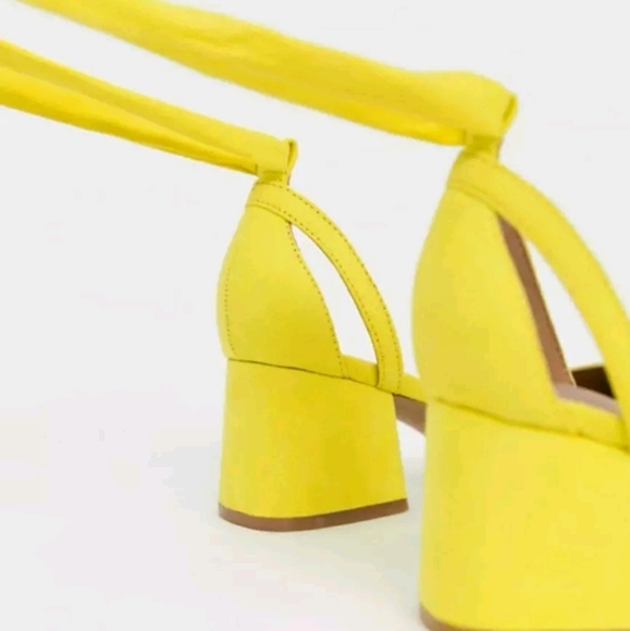 Neon yellow heels - Picture 3 of 3